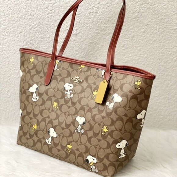 Coach X Peanuts City Tote In Signature Canvas With Snoopy Woodstock Print - Picture 3 of 4